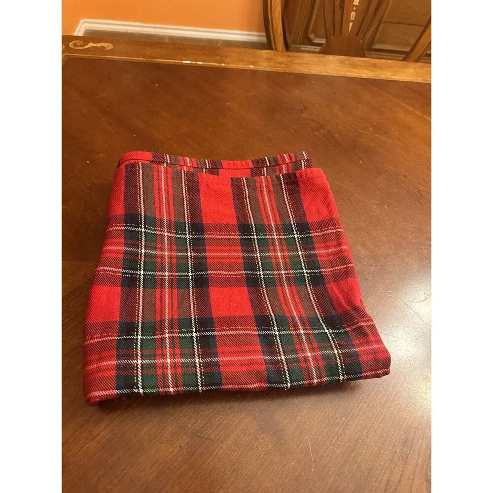 VTG Martha Stewart Everyday Tartan w/gold Christmas Tablecloth 47”x48” Red